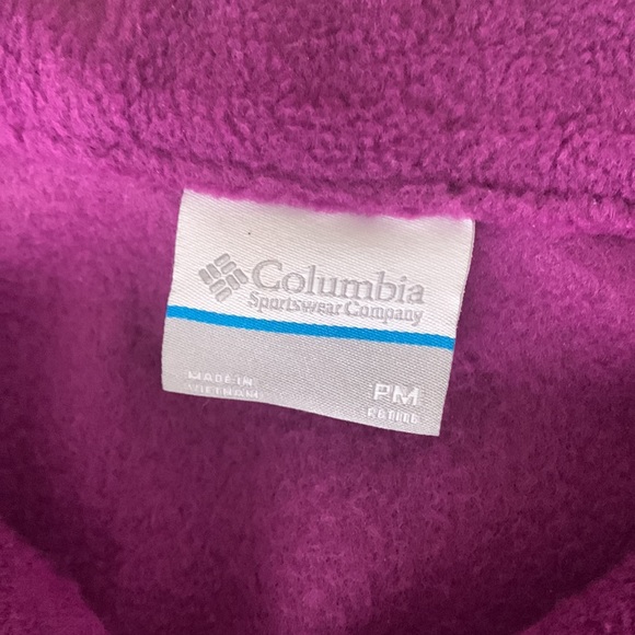 Columbia Fleece beautiful plum/purple. Excellent condition. Full zipper. - Picture 2 of 4